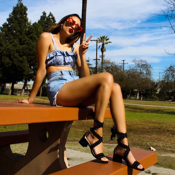 🚨LAST PAIR!!//The Dakota// Black lace up Sandal - Picture 7 of 8